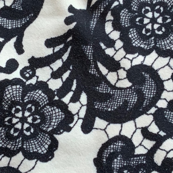 Lululemon Super Cute print tank w built in bra - Picture 5 of 6